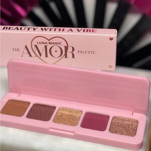 Luna Magic Amor Eyeshadow Palette